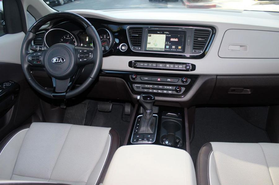  Kia Sedona SXL 2015 года  (фото 53 из 75)